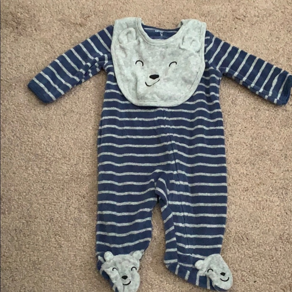 6/20 NWOT Carters one piece footie pajamas!